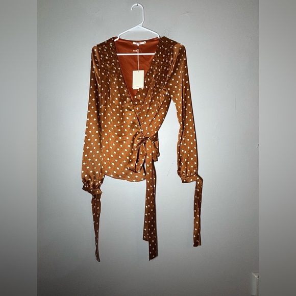 NEW REVOLVE Tularosa Charmaine Wrap Top in Camel Polka Dots size S - Picture 2 of 5